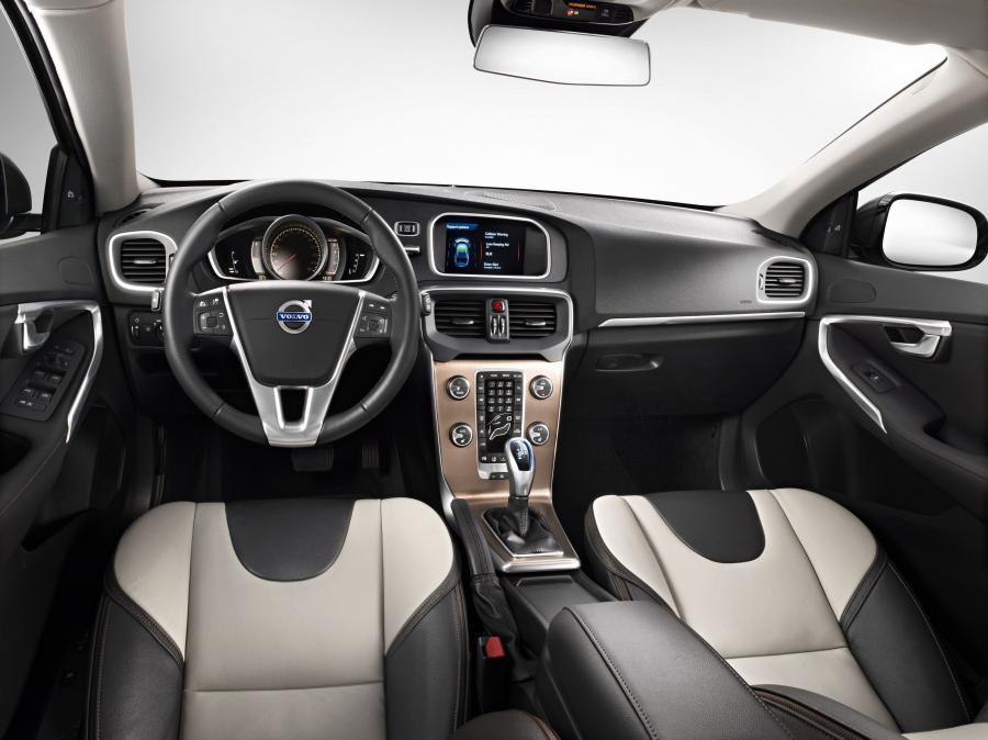  Volvo V40 Cross Country 2012 года  (фото 9 из 29)
